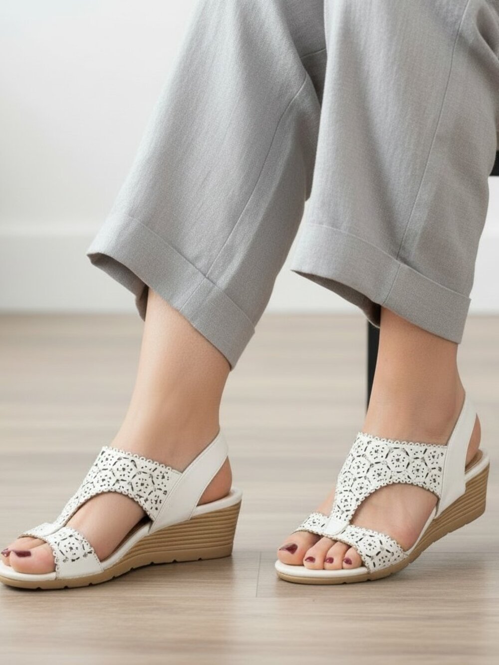Shibever White Rhinestone Wedge Sandals Slingback EU 37/US 7